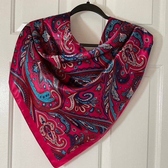 Rose Red Paisley Scarf - NWOT - Picture 1 of 9